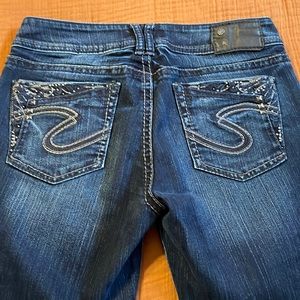 Silver Suki mid rise boot cut jeans